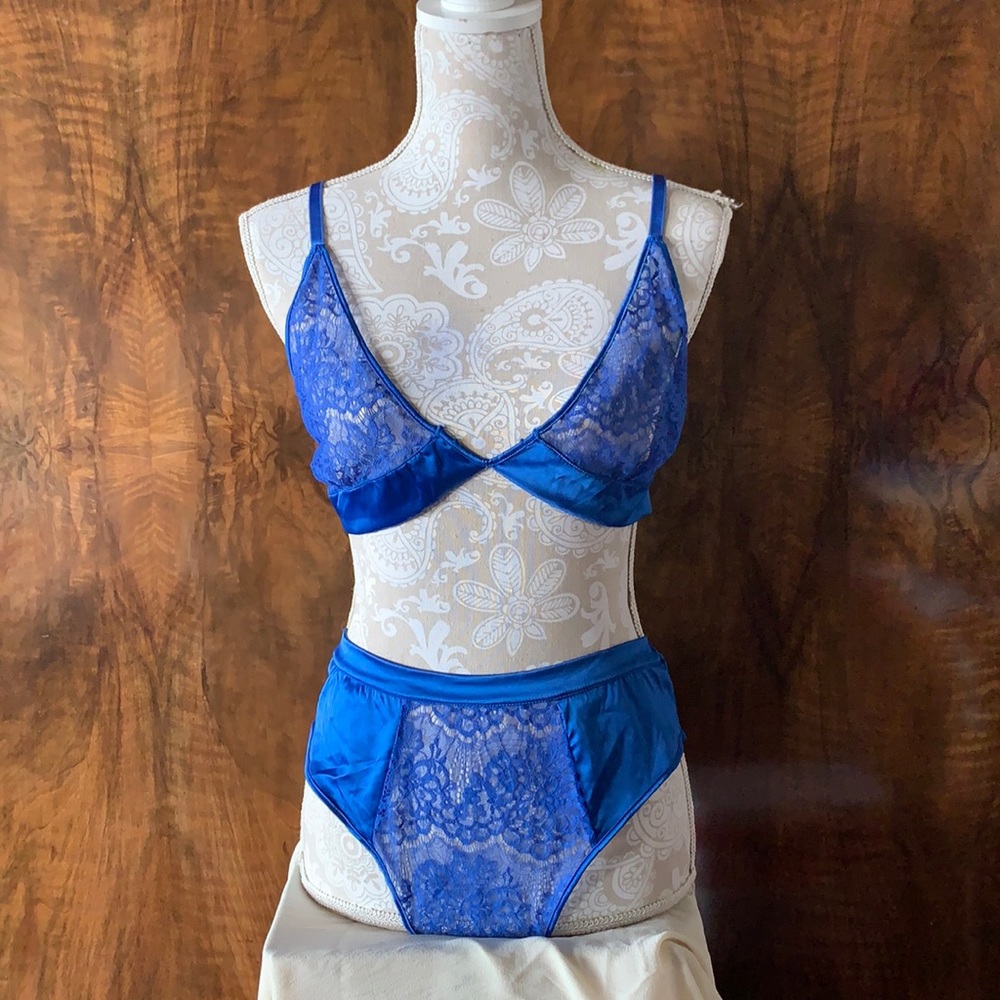 New without tags, size XL blue Fredricks set